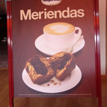 caballete HAAGEN DAZS caballete HAAGEN DAZS